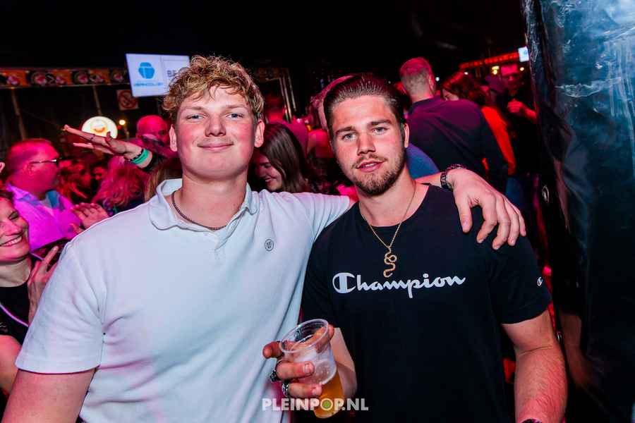 Publiek Bewerkt    (72)